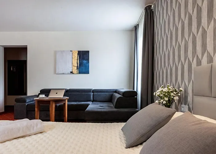 Hotel Na Uboczu Warschau