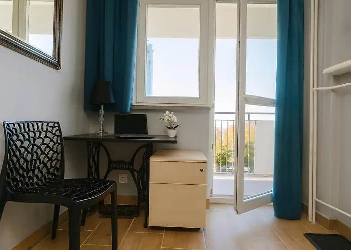 V Ajax Warsaw Bed&Breakfast Rooms