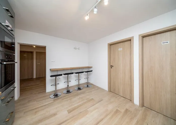 6 Cities Rooms Varsovia
