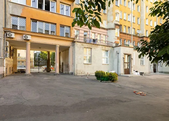 Chmielna Central Warsaw Apartment By Bookinghost